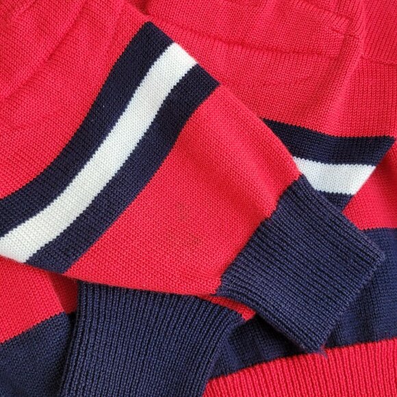 RARE! Vintage FILA Sweater with Front Pocket, Stitched Elbow Detail, Size Medium - Picture 14 of 16